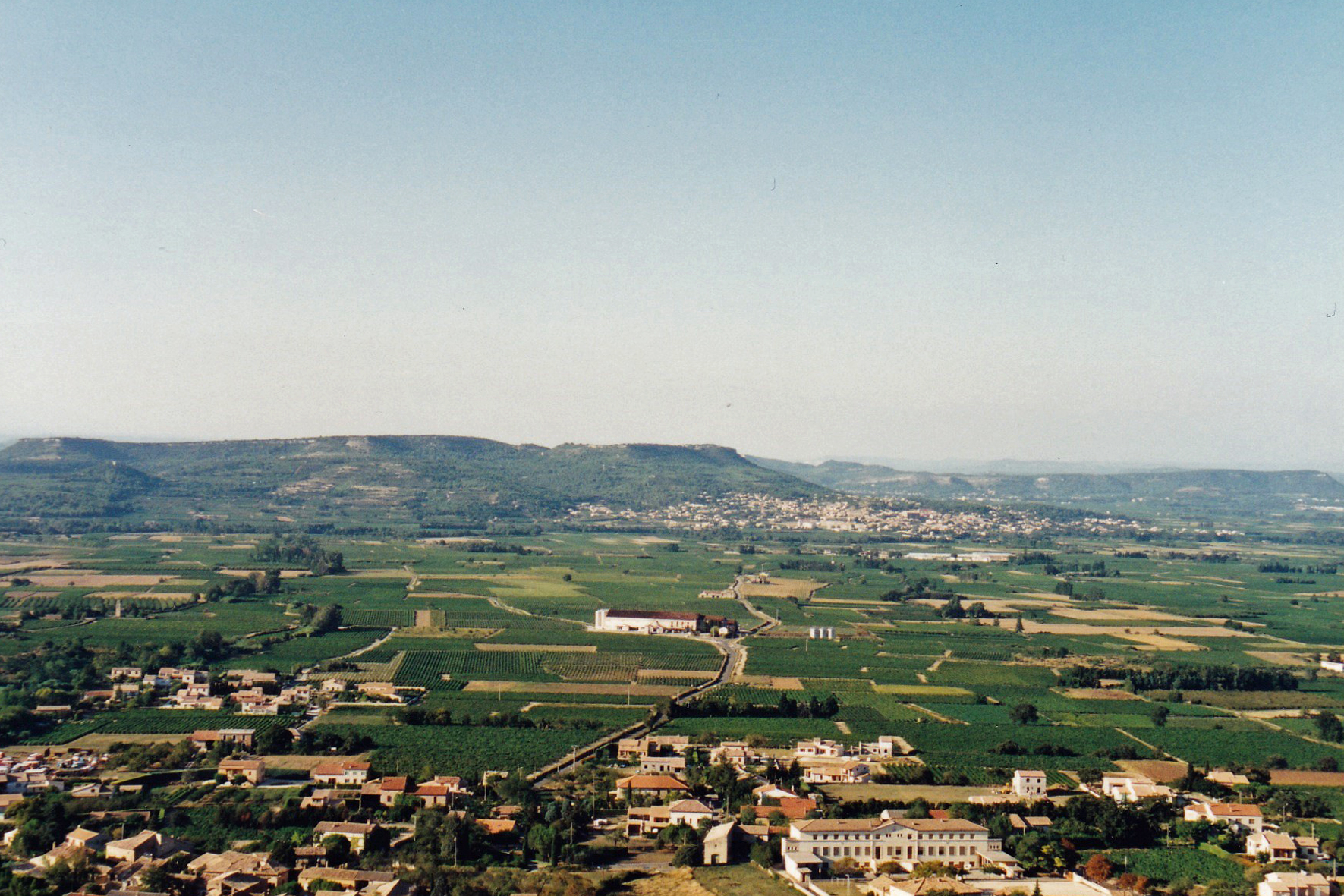 Laudun and Ceasar's Camp (on the skyline)