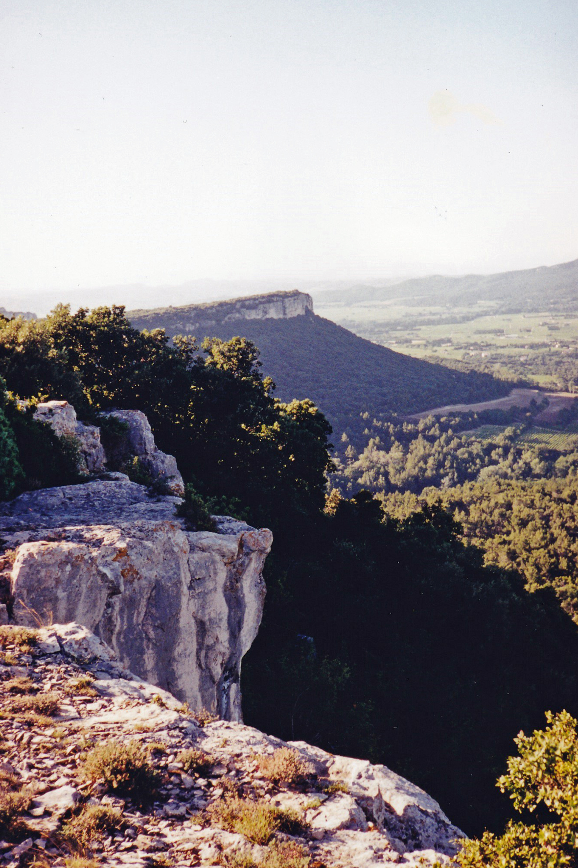 Descent from Ceasar's Camp plateau