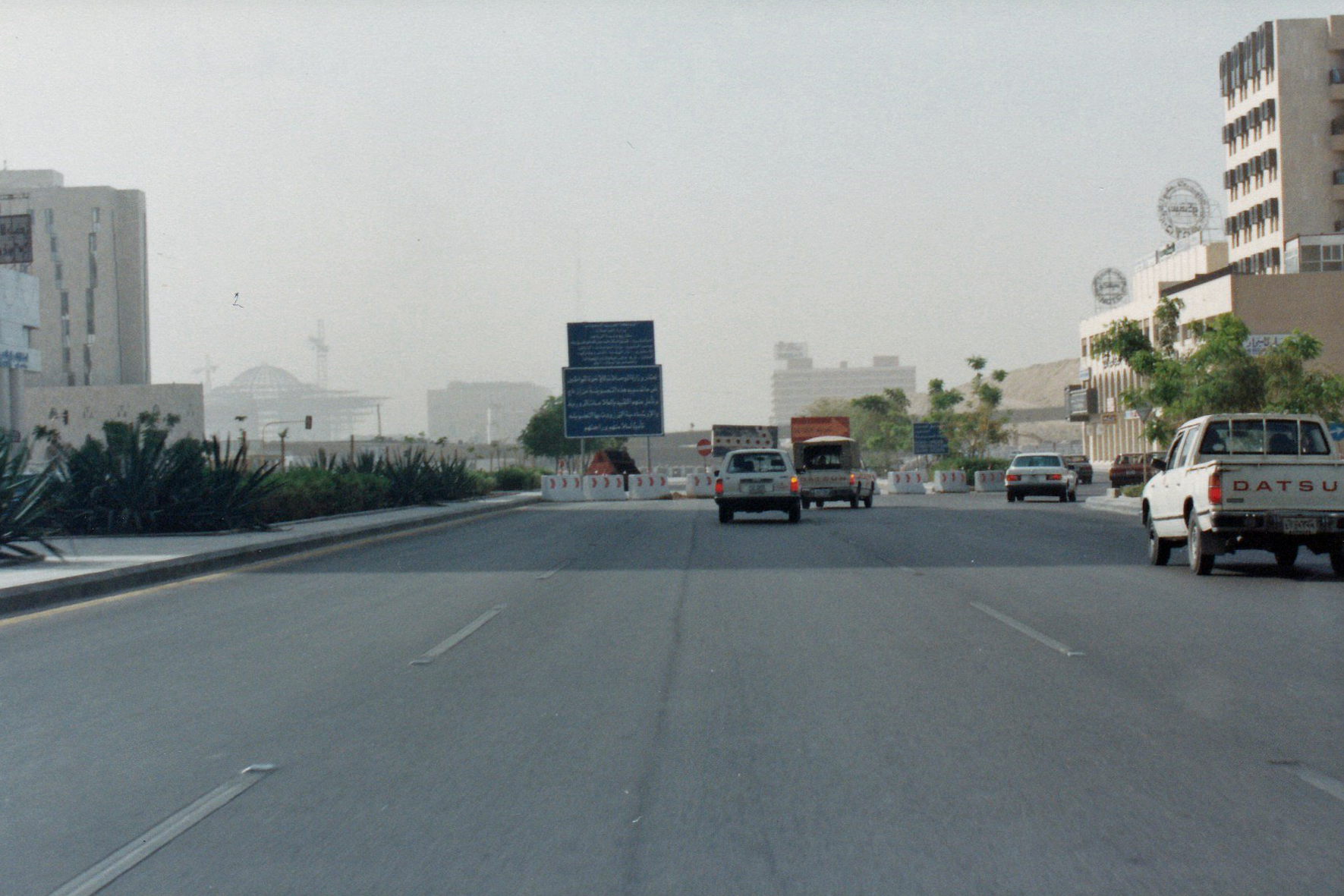 The mad approach to what used to be called 'Suicide Road'.