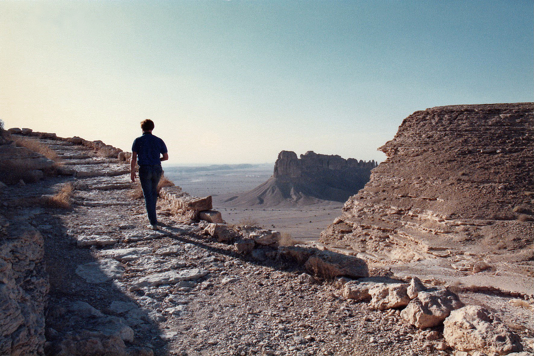 Old camel trail up Tuwaiq escarpment to Riyadh